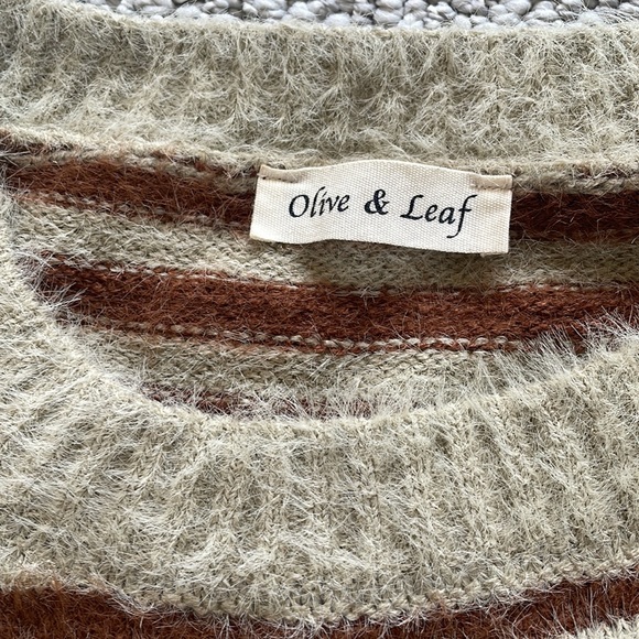 Olive & Leaf woman’s size large multi color striped - Picture 3 of 3